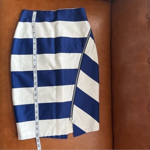 Express Women’s Blue White Striped Pencil Skirt Diagonal Zipper Detail Sz O NWT - Picture 8 of 13